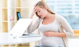 Gebelikte baş ağrısı neden olur ? | Anneler Kadınlar Kulübü